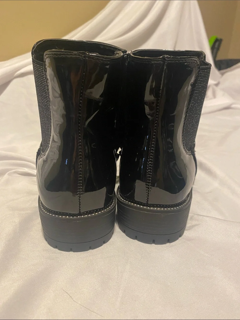 MIA glossy patent